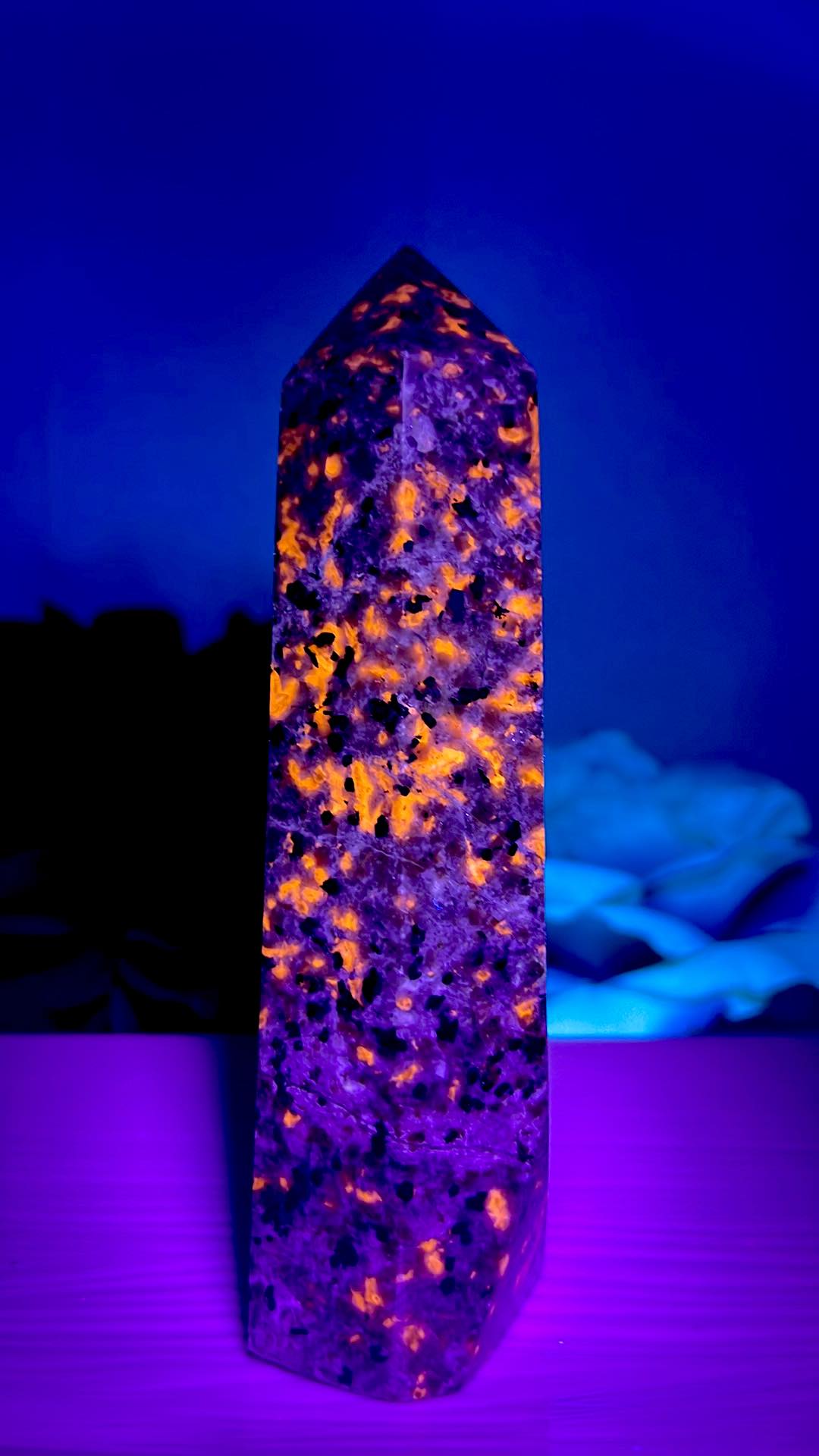 Yooperlite towers. UV reactive glow in the dark crystal. Many available. Glows orange under UV light.  Truth,confidence & Authenticity