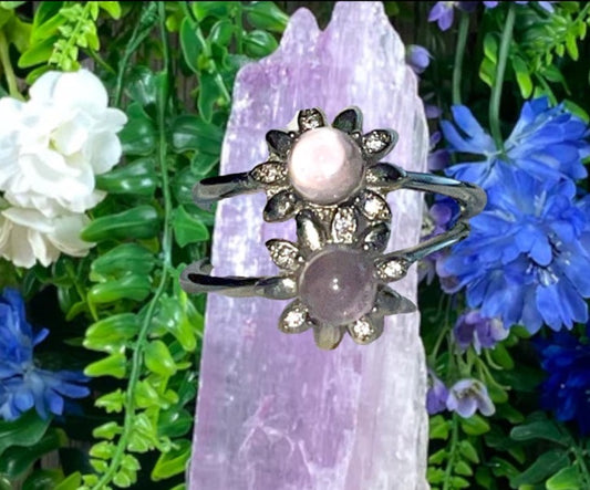 Kunzite flower crystal ring. Natural gemstone. Adjustable to fit all sizes.