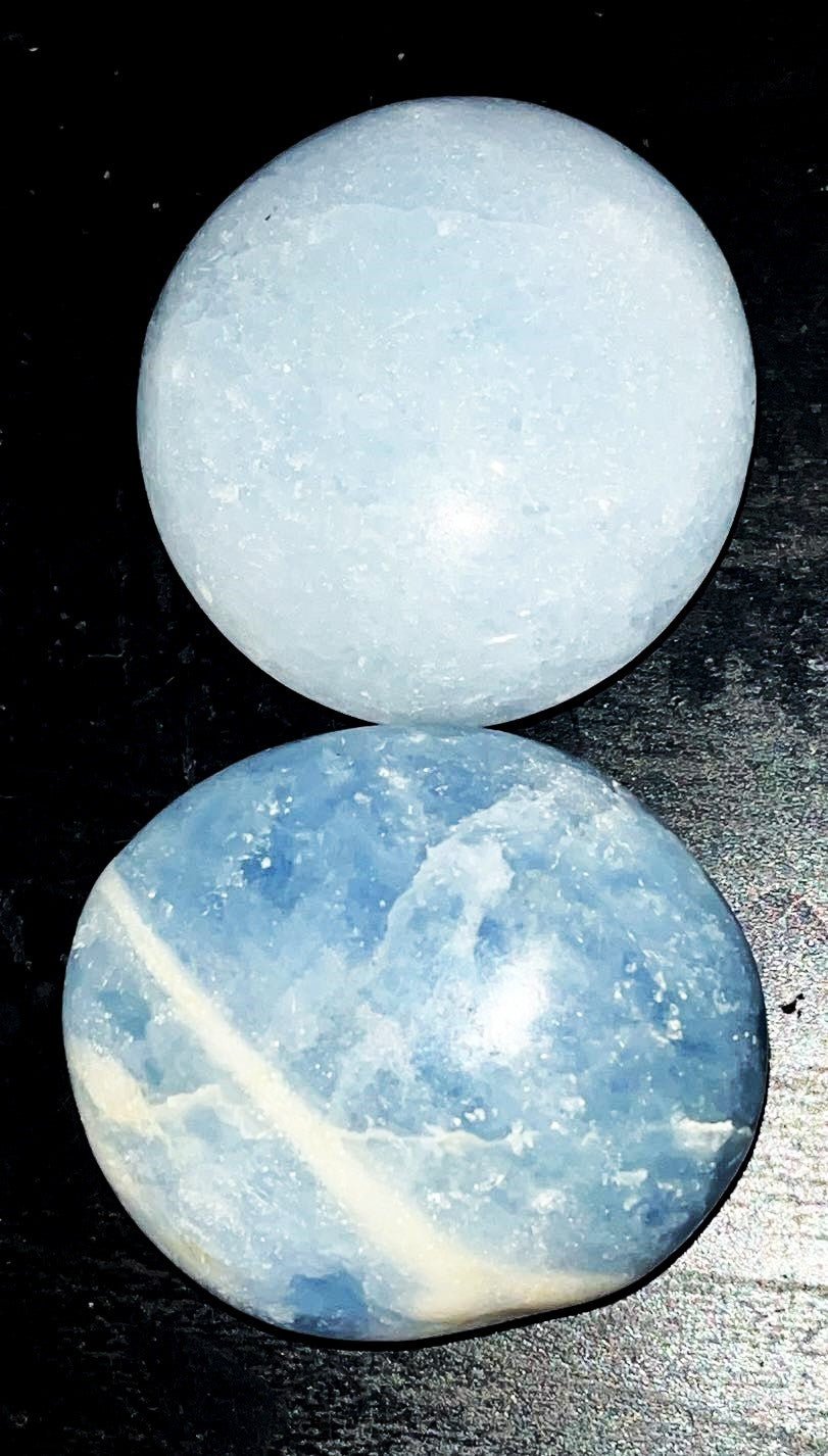 Beautiful natural Celestite palm stone, connect with your angels, deeper meditation, emotional healing and deep peace SLEEP