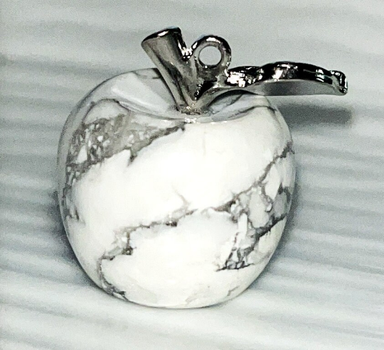 Mini crystal apple carving with silver stem