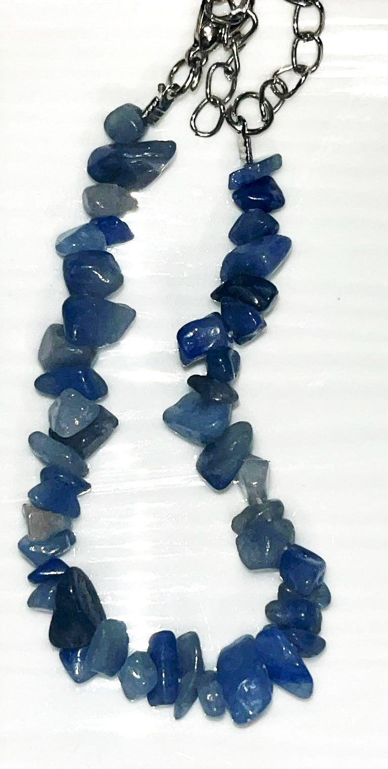 Crystal chip gravel bracelets with adjustable chain closure. Carnelian, Howlite, Morganite, Green Aventurine, Blue Aventurine, Labradorite