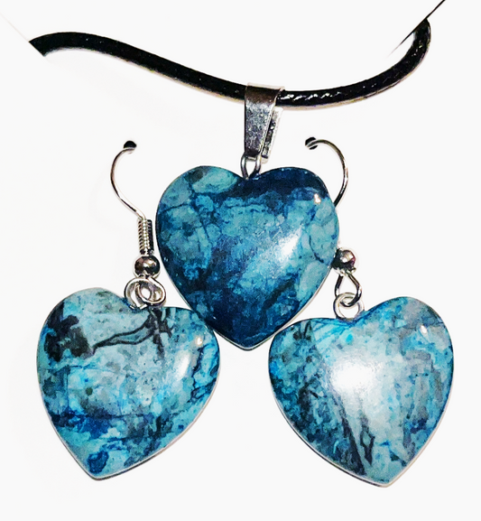 Apatite crystal matching heart dangle hook earrings and necklace set- Handmade.  Rope necklace included.