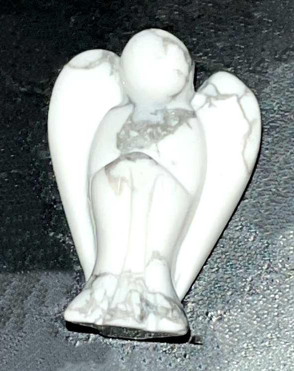 Mini crystal pocket angels, 1 inch tall. A timeless symbol of protection, guidance, and celestial blessings.