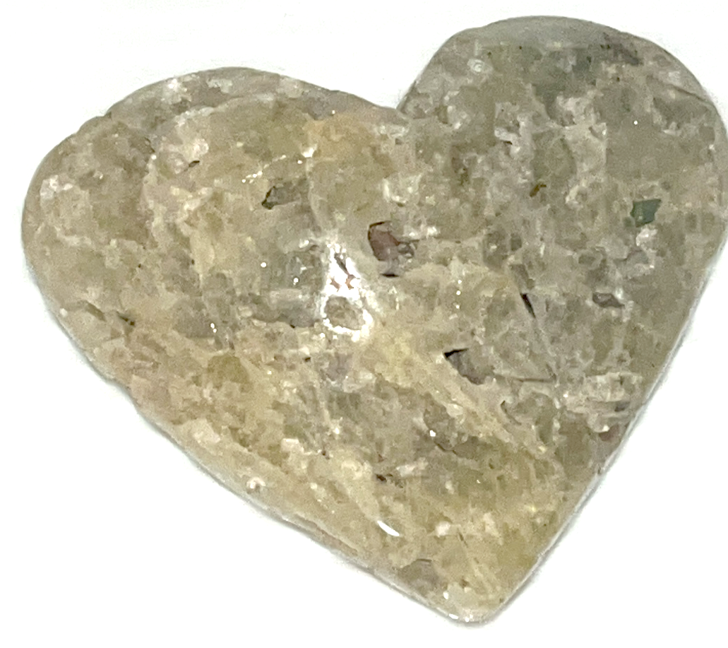 Prehnite druzy crystal heart carving. Spiritual growth, Will power, Prophecy, Vitality. calming and soothing energy, improve memory